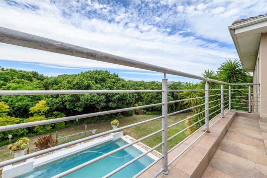 4 Bedroom Property for Sale in Lovemore Park Eastern Cape